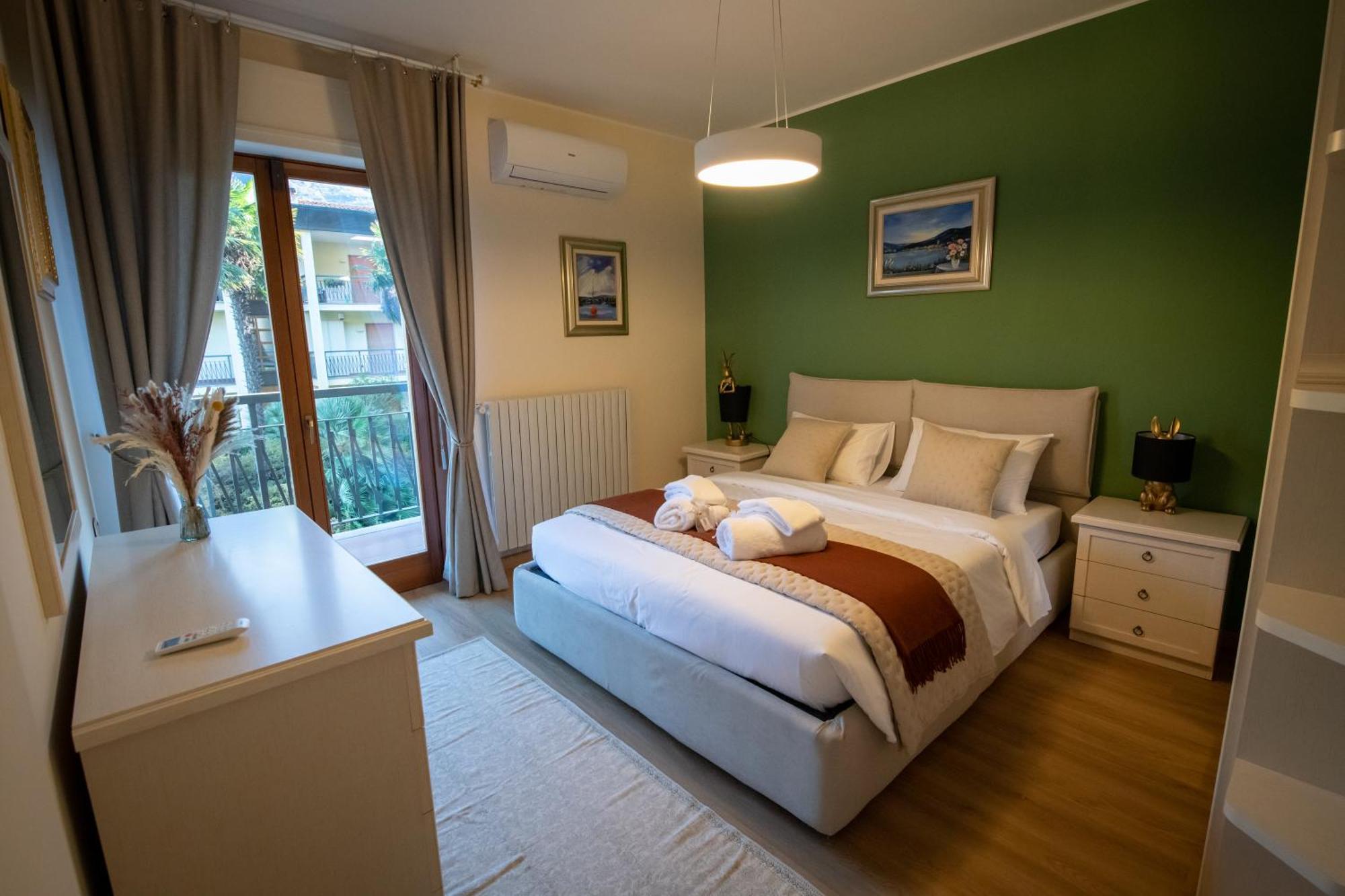 Residenza Lago Sereno Porto Ceresio Esterno foto