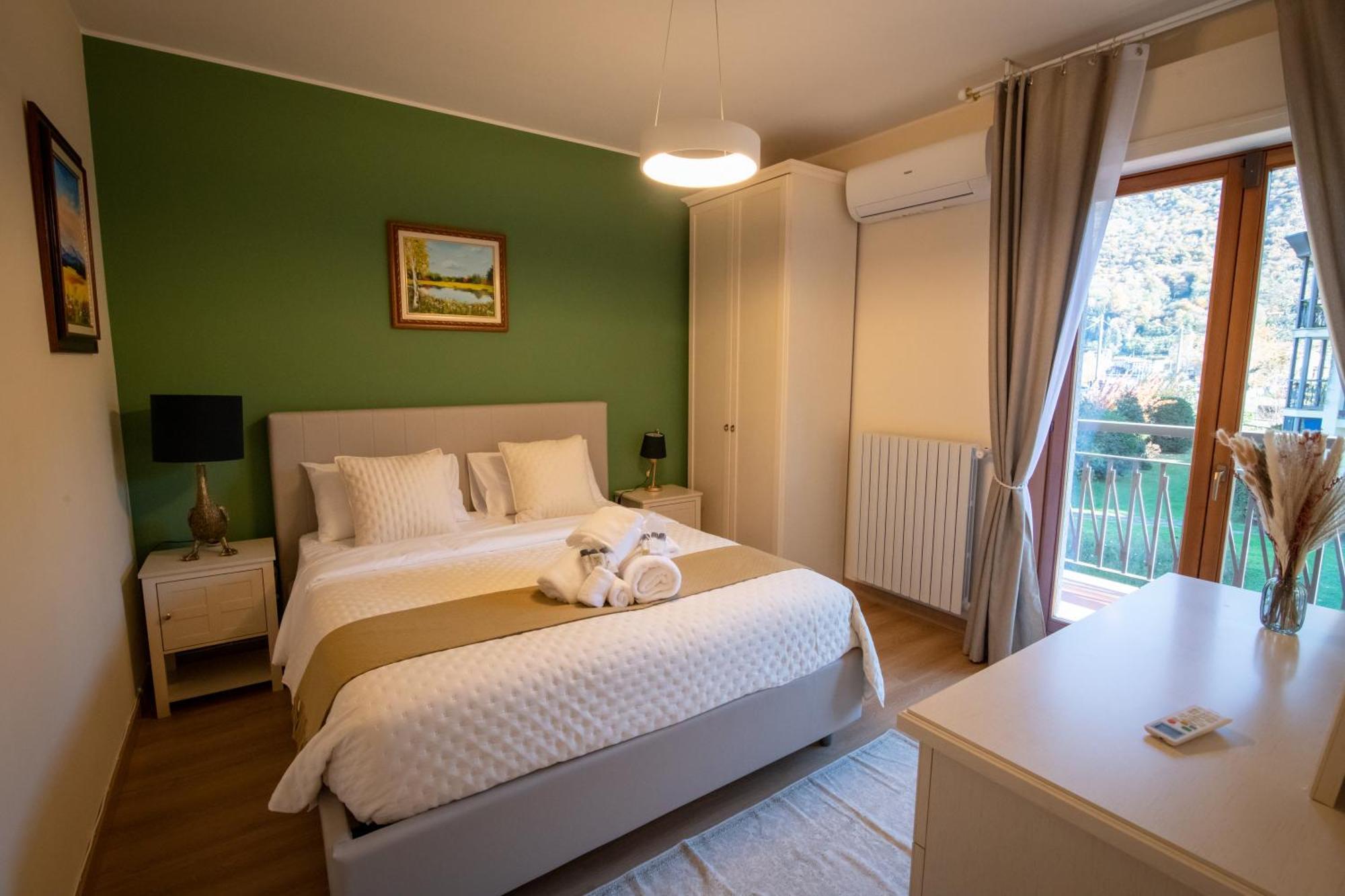 Residenza Lago Sereno Porto Ceresio Esterno foto