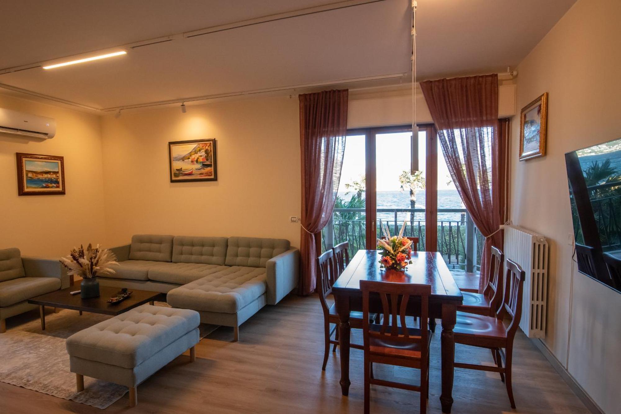 Residenza Lago Sereno Porto Ceresio Esterno foto