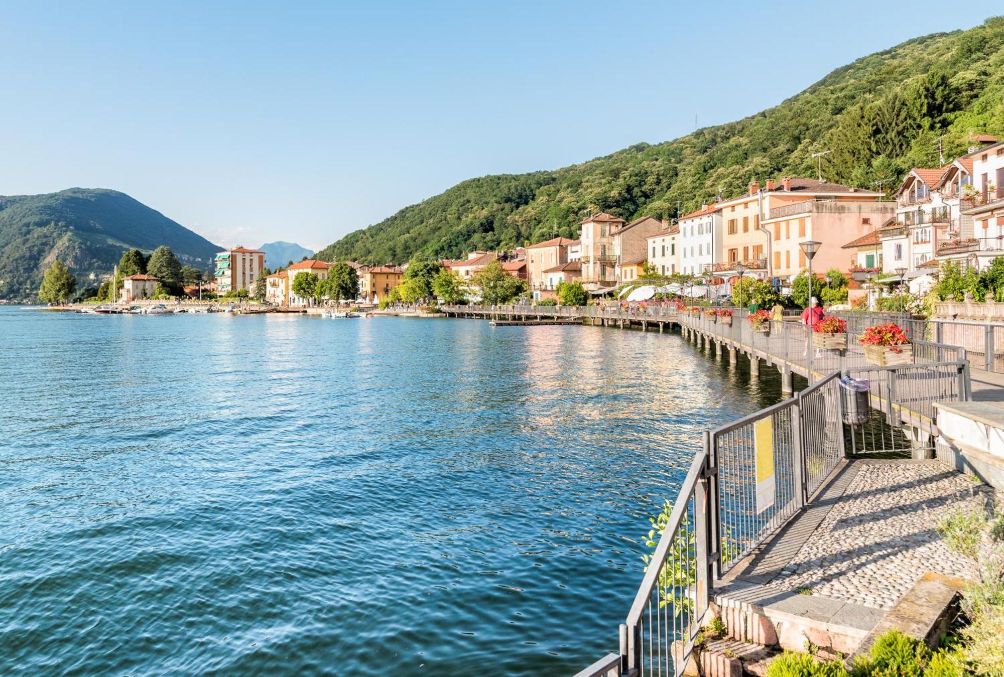 Residenza Lago Sereno Porto Ceresio Esterno foto